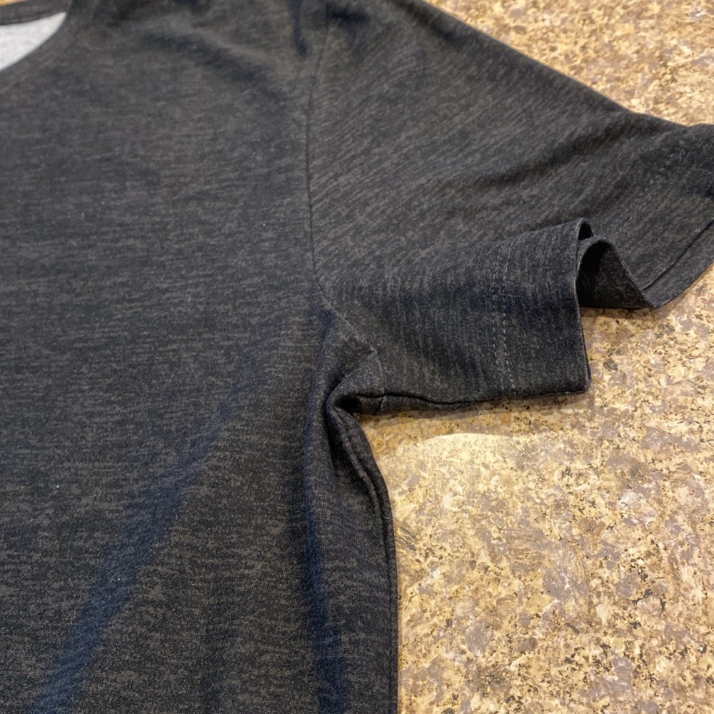 90 Degree By Reflex Men’s Soft V Neck Tee Small Dark Gray or Gray and Black - Picture 5 of 13